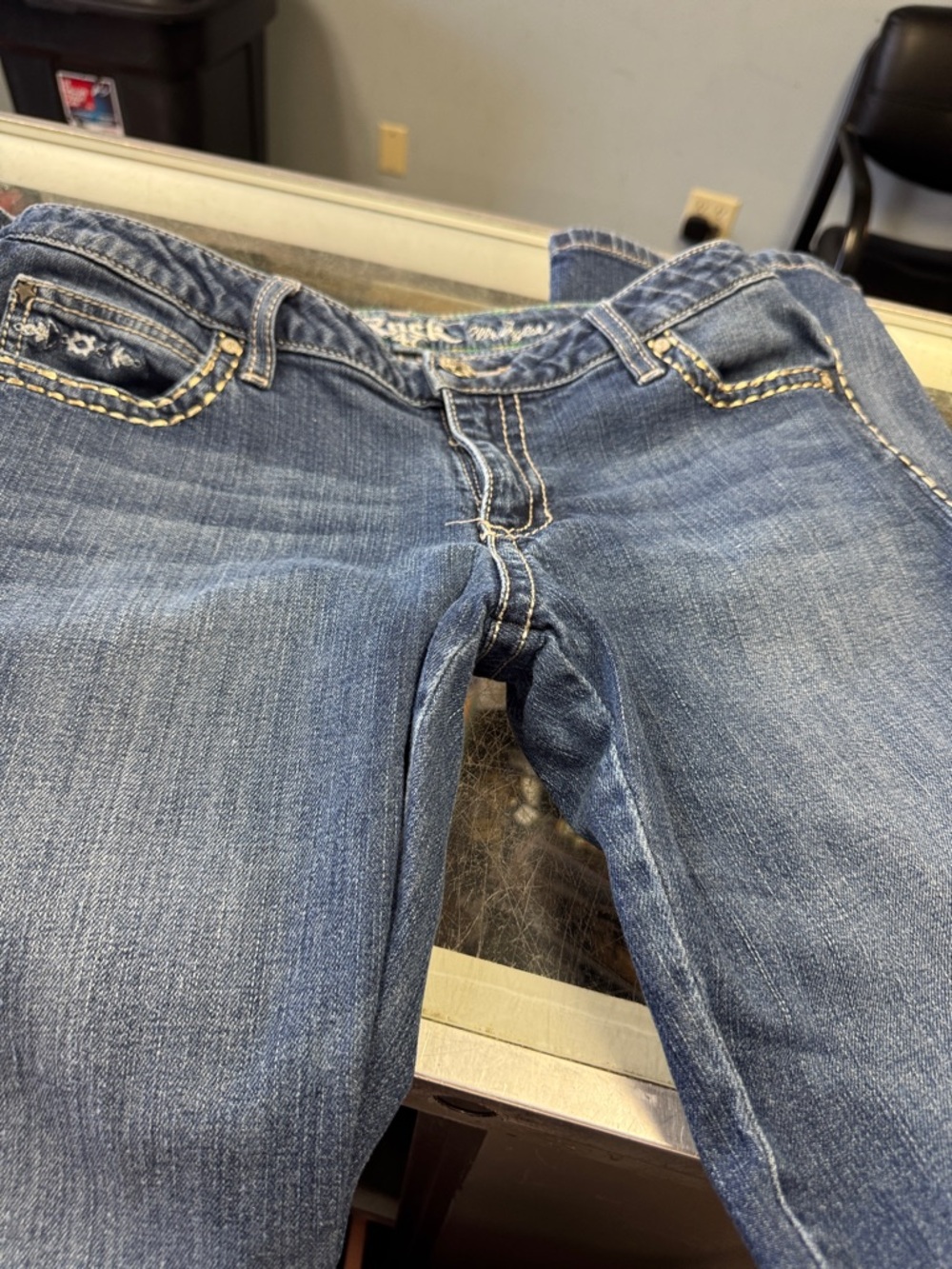 Women's Skinny Jeans in Medium Blue Wash - Slim Fit